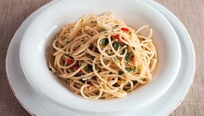 Spaghetti aglio olio e peperoncino